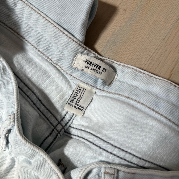 Distressed jeans - Picture 7 of 7